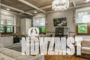 Дом 350м², 3-этажный, посуточно,