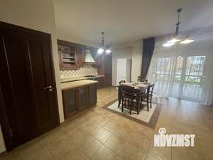 Таунхаус 200м², 3-этажный, участок 1 сот.