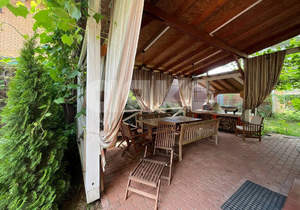 Дом 220м², 3-этажный, участок 4 сот.