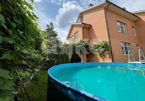 Дом 220м², 3-этажный, участок 4 сот.