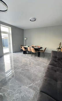 Дом 280м², 2-этажный, участок 6 сот.