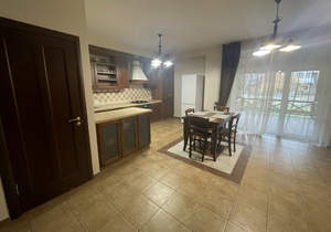 Дом 200м², 3-этажный, участок 1 сот.