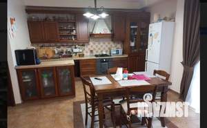 Таунхаус 200м², 3-этажный, на длительный срок, 