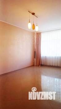 Таунхаус 260м², 3-этажный, на длительный срок, 