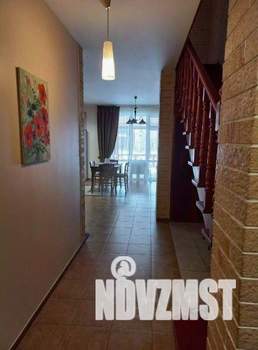 Таунхаус 200м², 3-этажный, на длительный срок, 