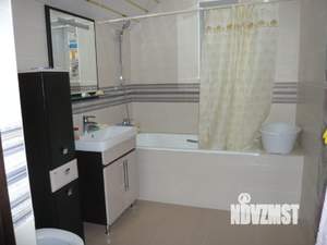 Коттедж 180м², 2-этажный, на длительный срок, 