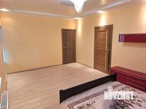 Таунхаус 200м², 3-этажный, участок 1 сот.  