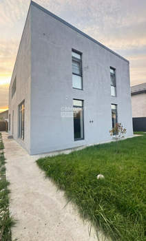 Дом 280м&sup2;, 2-этажный, участок 6 сот.  