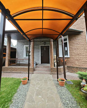 Дом 220м&sup2;, 2-этажный, участок 6 сот.  