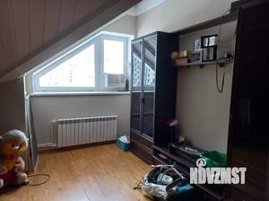 Таунхаус 200м&sup2;, 3-этажный, участок 1 сот.  