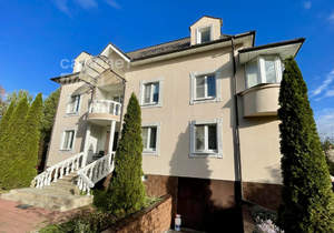 Дом 550м&sup2;, 3-этажный, участок 15 сот.  