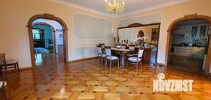 Коттедж 500м², 3-этажный, участок 13 сот.  