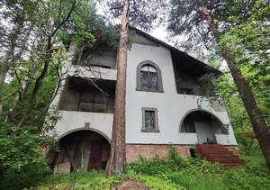 Дом 274м&sup2;, 3-этажный, участок 8 сот.  