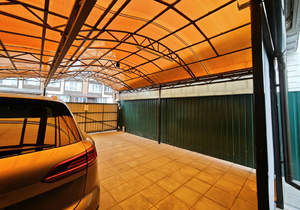 Дом 220м&sup2;, 2-этажный, участок 6 сот.  