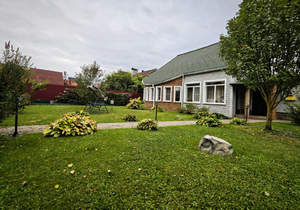 Дом 220м&sup2;, 2-этажный, участок 6 сот.  