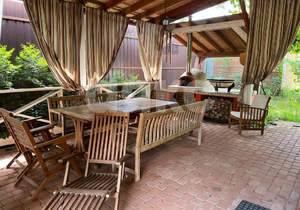 Дом 220м&sup2;, 3-этажный, участок 4 сот.  