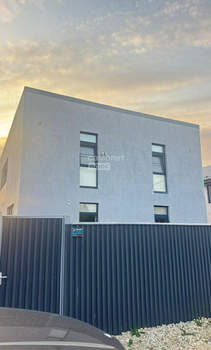 Дом 280м&sup2;, 2-этажный, участок 6 сот.  