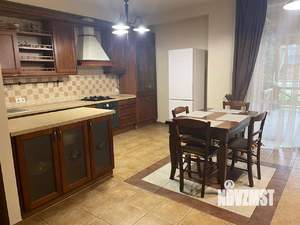 6-к квартира, на длительный срок, 200м2, 1/3 этаж