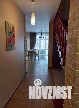 6-к квартира, на длительный срок, 200м2, 1/3 этаж