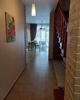 6-к квартира, на длительный срок, 200м2, 1/3 этаж