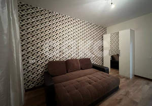 2-к квартира, вторичка, 60м2, 1/3 этаж