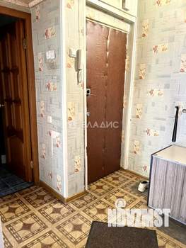 2-к квартира, вторичка, 39м2, 1/5 этаж