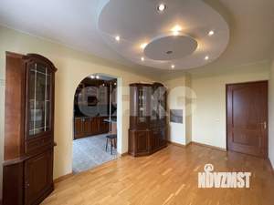 4-к квартира, вторичка, 104м2, 7/9 этаж