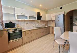 2-к квартира, вторичка, 63м2, 13/22 этаж