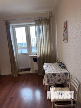 2-к квартира, вторичка, 63м2, 10/17 этаж