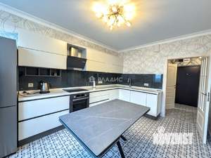 3-к квартира, вторичка, 80м2, 18/22 этаж